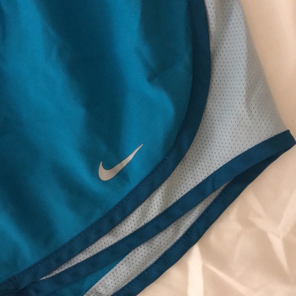 Nike running shorts - Picture 2 of 4